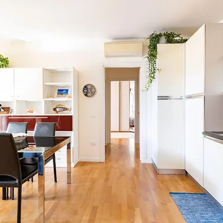 Apartment Cozy 10 Mins Walk From Poetto + Terrace